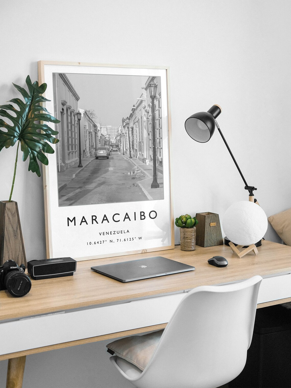 Maracaibo Venezuela Travel Poster, Black and White - Image 2