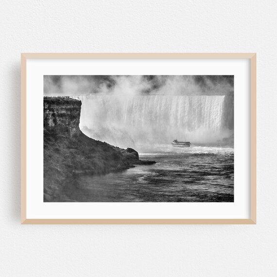 Niagara Falls Horseshoe Falls With Tour Boat Black and White Poster