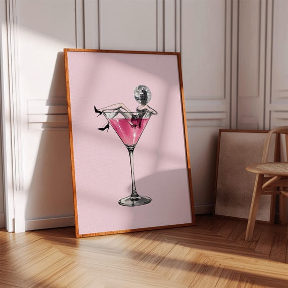 Lady In Martini Glas Print Pink Cocktail Wall Art Digital Download
