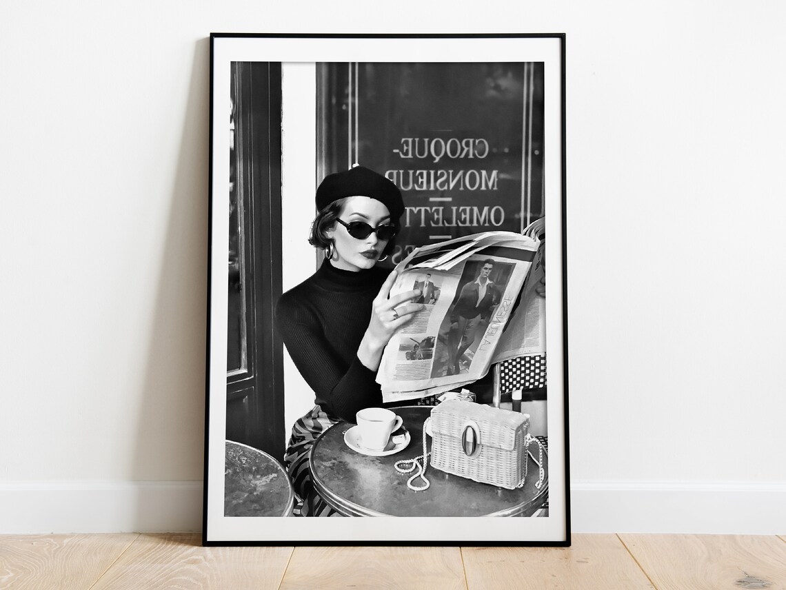 Italian Woman Reading Newspaper, Vintage Fashion Poster - Image 3