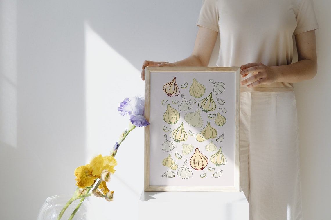 Funky Garlic Bulbs Illustrated Kitchen Vegetable Pattern Wall Art - Image 2