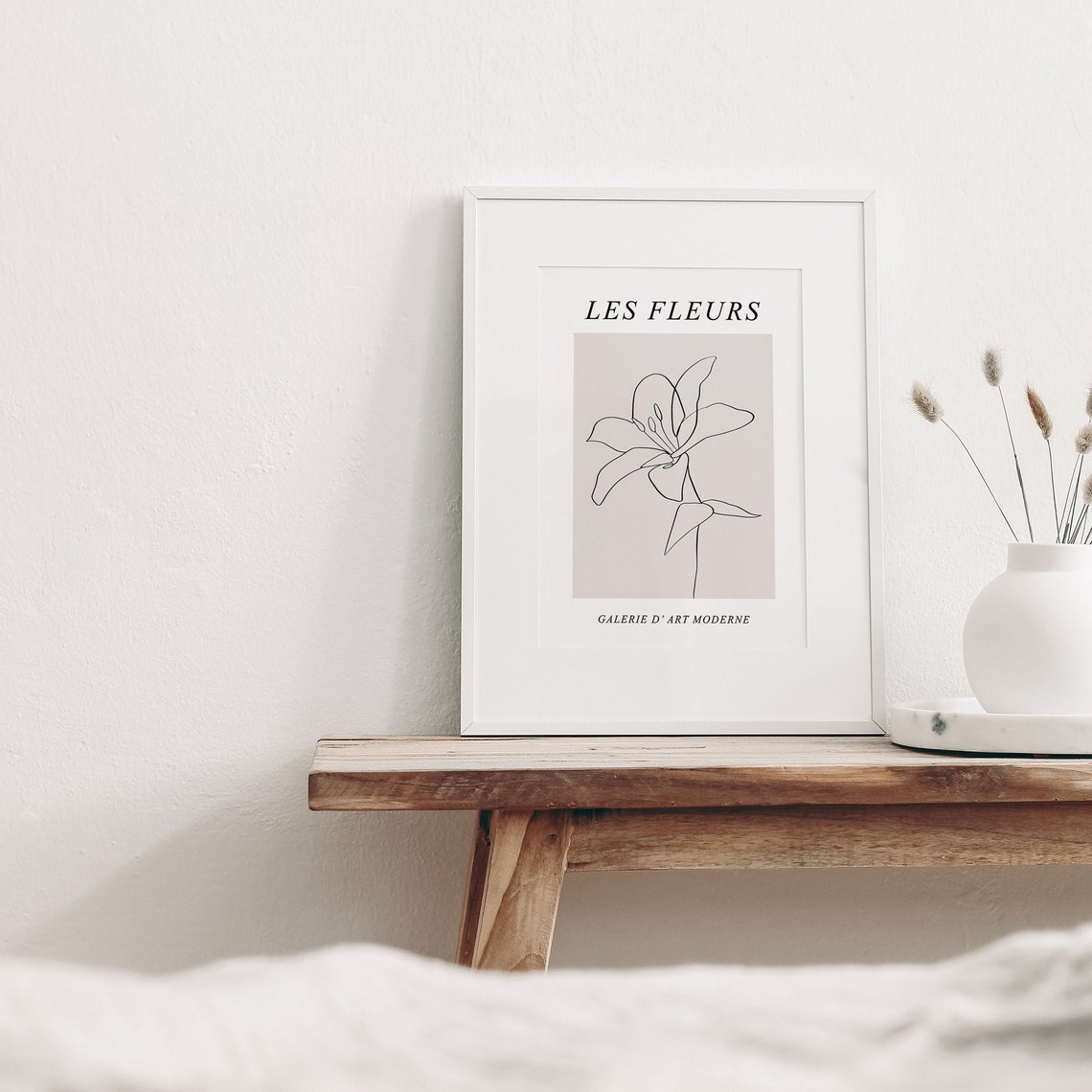 Les Fleurs Lily Line Art French Botanical Exhibition Gallery Poster - Image 2