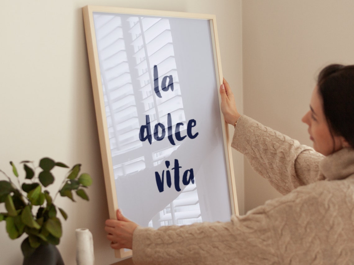 La Dolce Vita Quote Navy Script Lavender Minimalist Kitchen Poster - Image 4