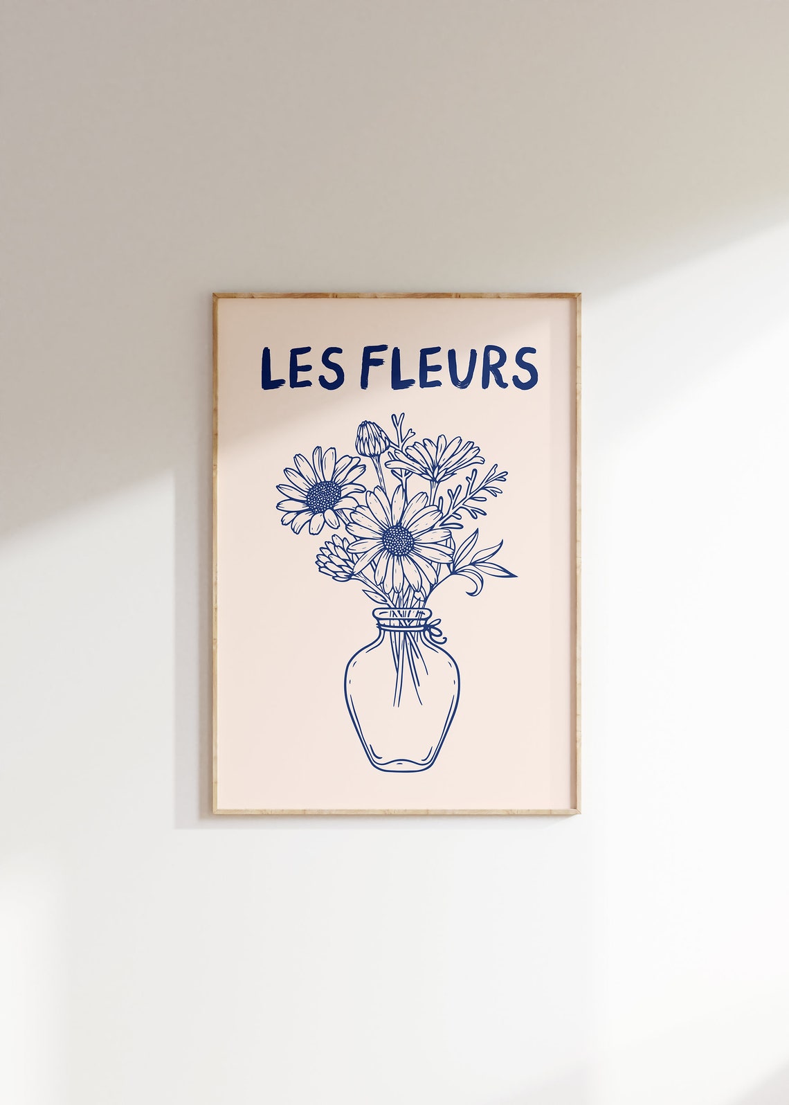 Les Fleurs Navy Daisy Bouquet in Small Glass Vase Line Art Poster