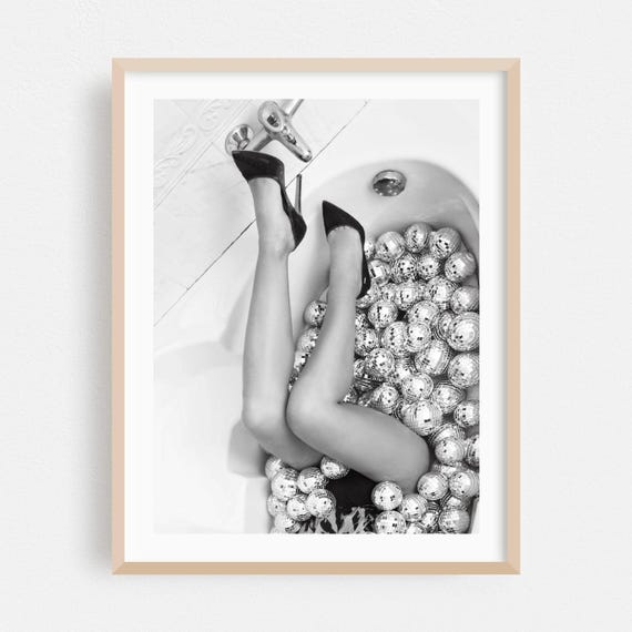 Fashion Print Black And White Wall Art Surrealism Framed Modern Home Decor Pop Poster Bathroom Fine Nightlife
