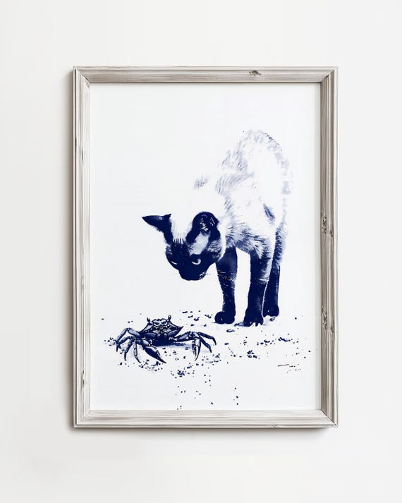 Siamese Cat Finds Crab Beach Art Print