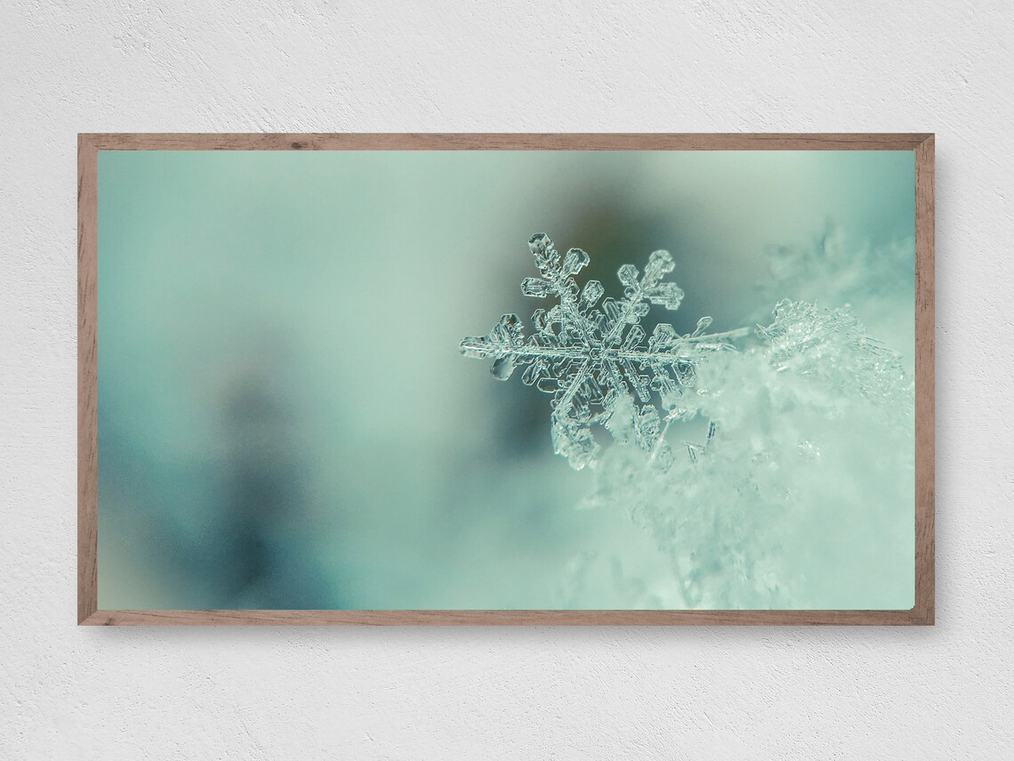 Winter Snowflake Frame TV Art, Christmas Print