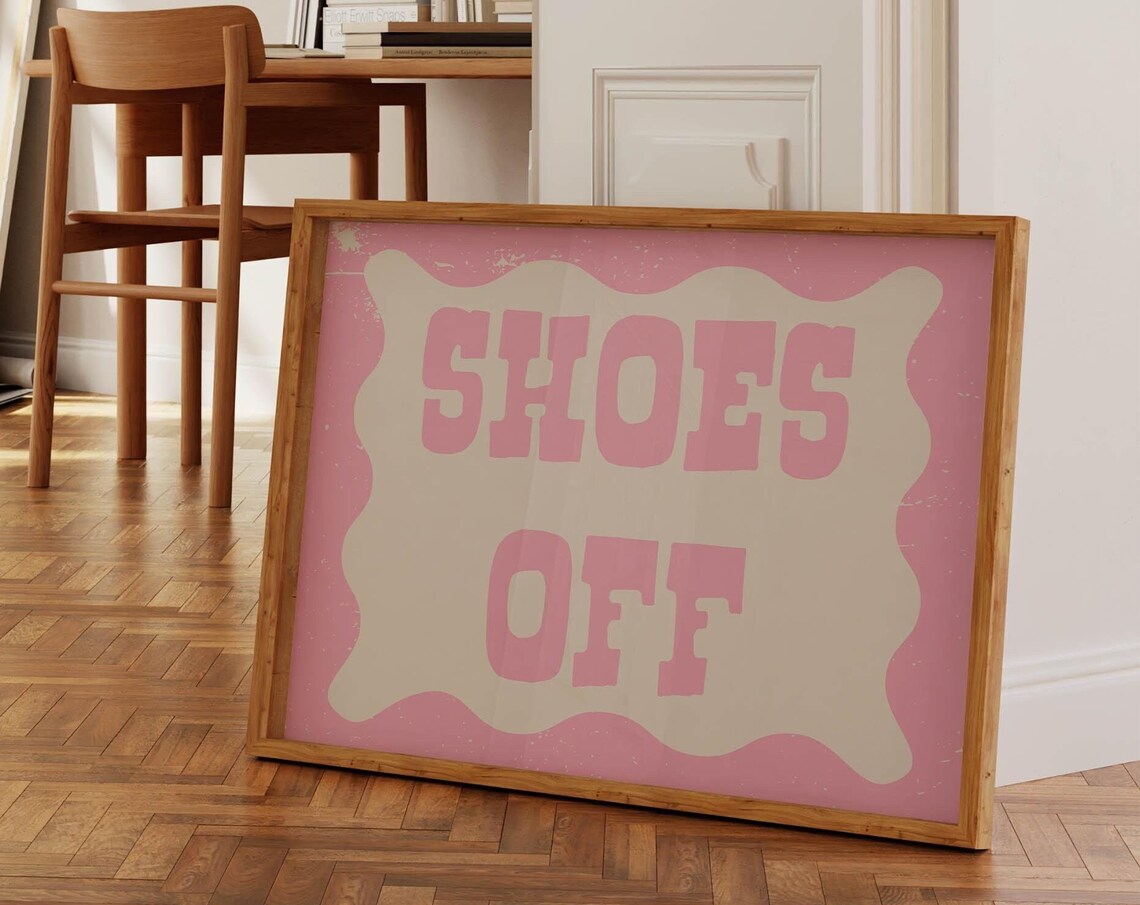 Adorable Shoes Off Pink Retro Wavy Border Entryway Quote Print - Image 3
