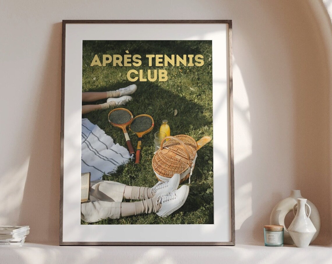 Après Tennis Club Picnic Vintage Rackets Gold Text Photo Wall Poster