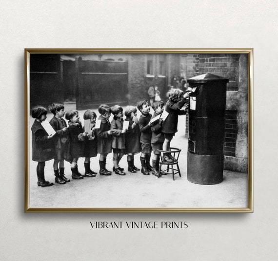 Vintage Christmas Children at Mailbox Art Print