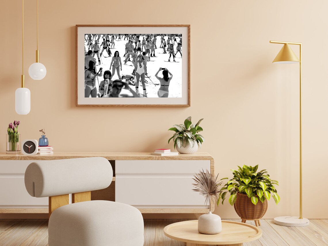 Vintage Après Ski Poster, Black And White Ski Lodge Decor - Image 4
