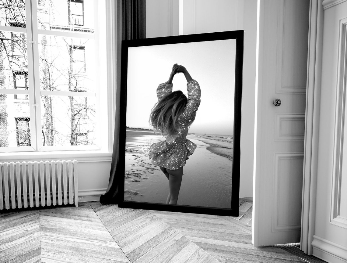 Woman In The Beach Print Black And White Fashion Photography Bathroom Wall Art Hypebeast Room Decor Bedroom Poster - Image 4