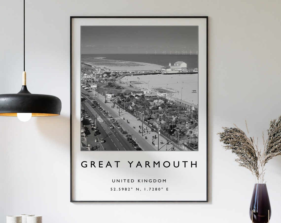 Great Yarmouth Travel Print Great Yarmouth England Travel Poster Seaside Travel Print Travel Art Travel Poster Gift A2a3a4