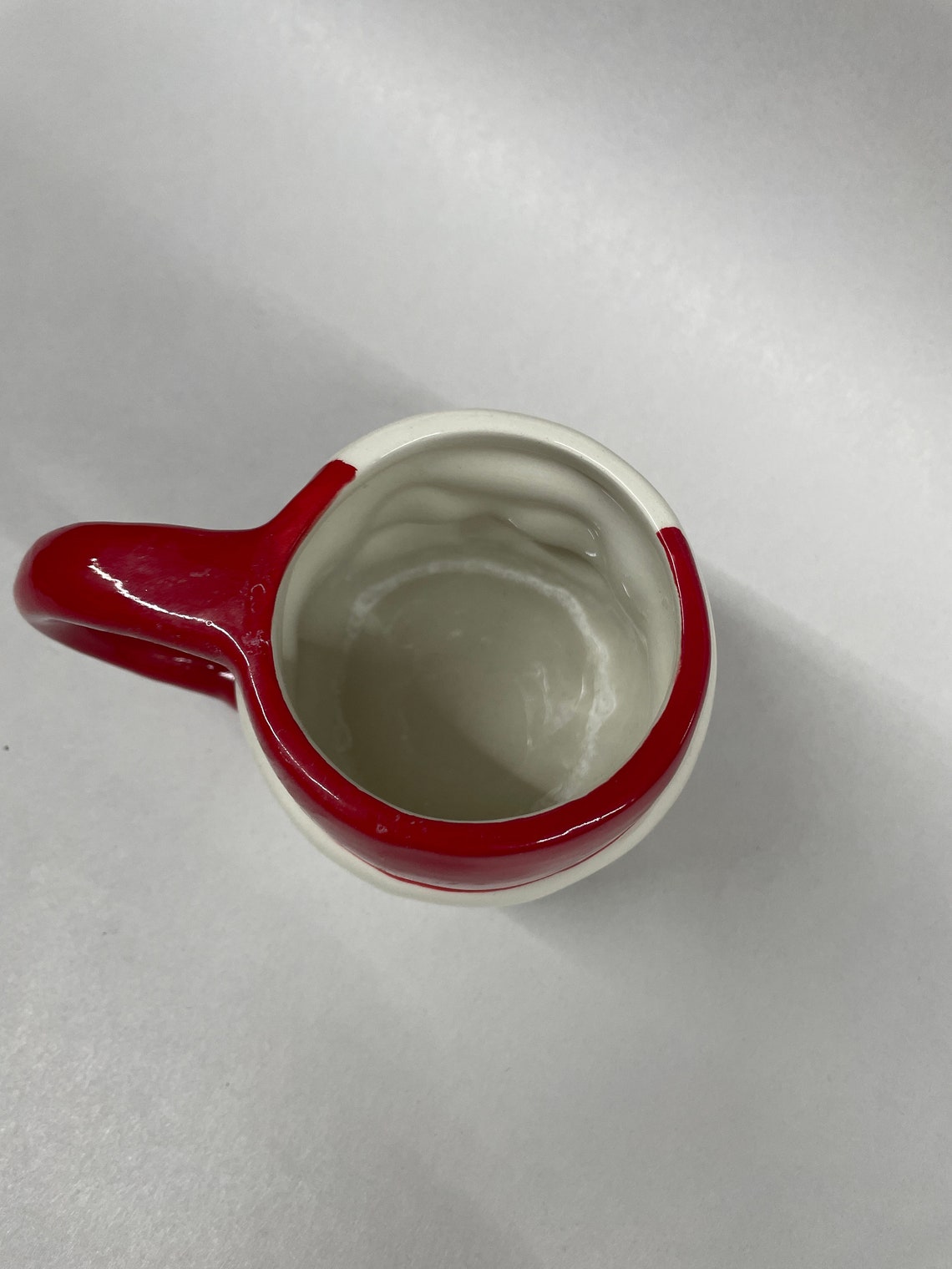 Retro Winking Santa Claus Ceramic Mug Red Handle Christmas Coffee Cup - Image 4