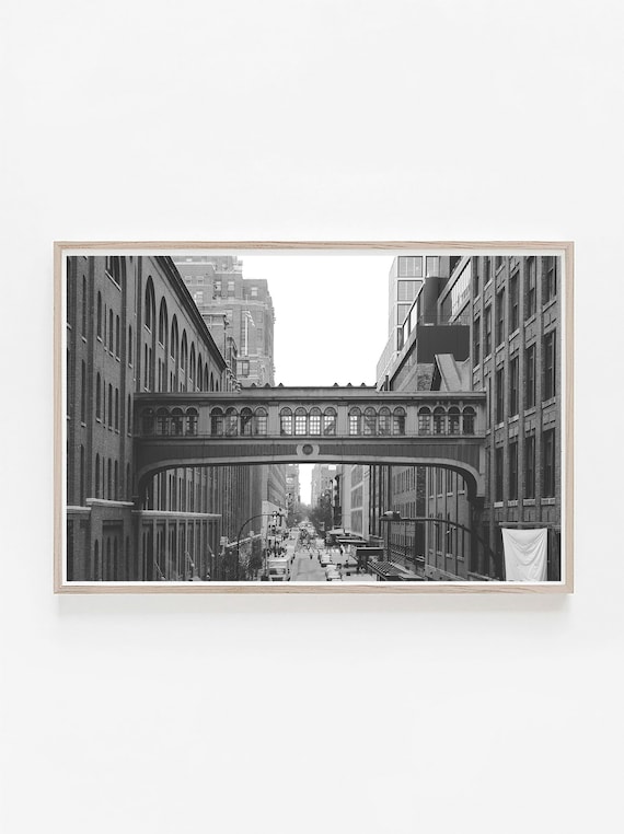 New York Manhattan Historic Skybridge Black and White Poster