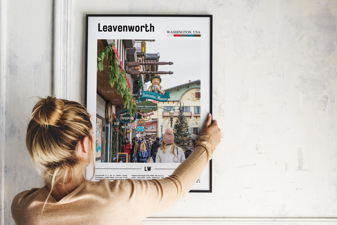 Leavenworth Print Leavenworth Poster Leavenworth Wall Art Minimal Travel Print Minimal City Poster Travel Destination Oil Painting Poster - Image 2