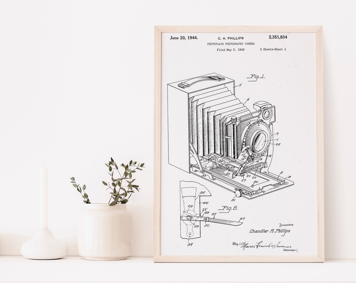 1944 Photoflash Camera Patent Chandler Phillips Folding Camera Poster