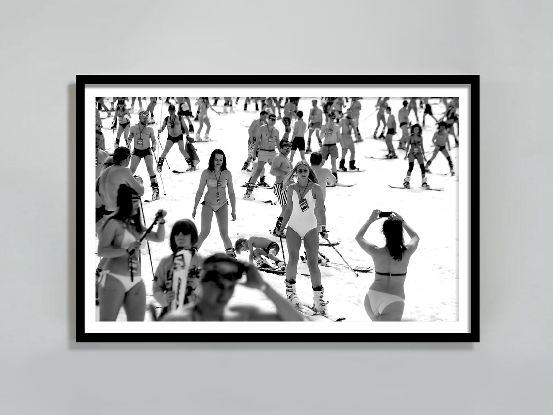 Vintage Après Ski Poster, Black And White Ski Lodge Decor
