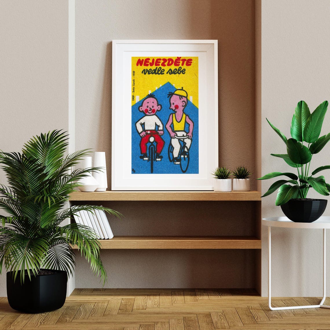 Nejezděte Vedle Sebe 1959 Cartoon Cyclists Solo Lipník Label Poster - Image 2