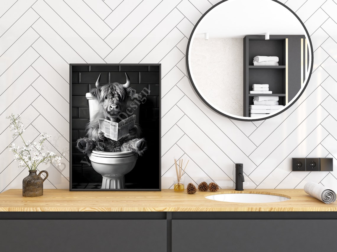 Highland Cow Reading Newspaper on Toilet Funny Bathroom Poster - Image 2