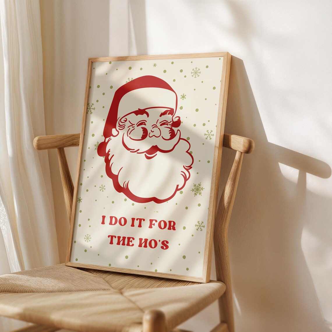 I Do It For The Hos Retro Santa Funny Christmas Quote Poster - Image 3