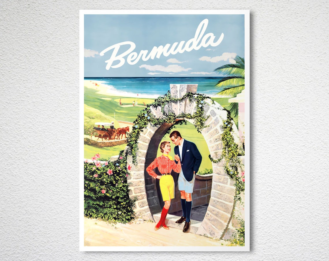 Bermuda Vintage Travel Couple Under Moon Gate Golf Beach Poster - Image 2