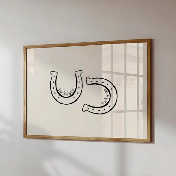 Trendy Western Horseshoe Print, Vintage Apartment Decor