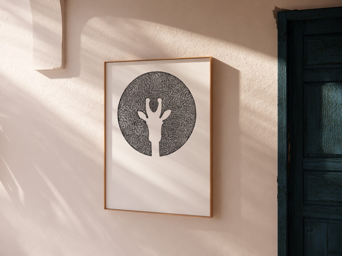 Giraffe Head Silhouette in Scribble Circle Modern Nursery Poster - Image 2