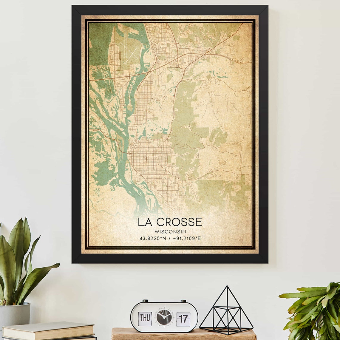 La Crosse Wisconsin Vintage Style Street Map With Coordinates Poster
