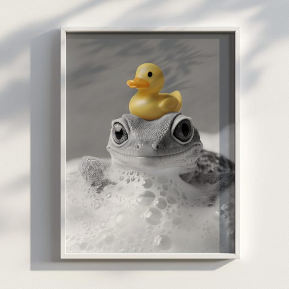 Crested Gecko Bubble Bath Poster Funny Lizard Bathroom Decor Cute Rubber Duck Art Reptile