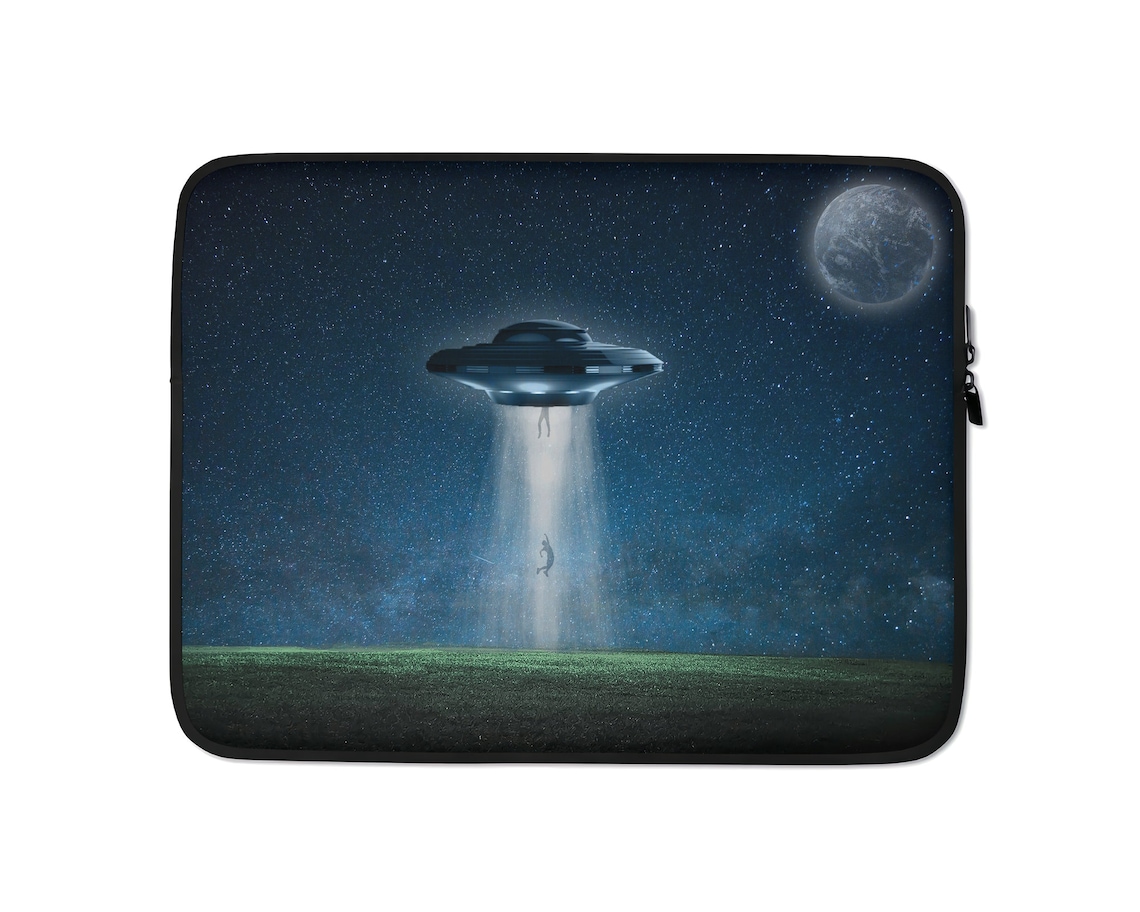 I Want To Believe UFO Art, Artsy Laptop Sleeve