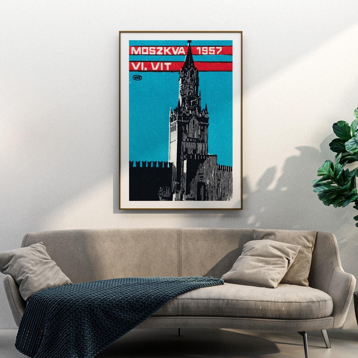 Moscow 1957 Kremlin Tower Vintage Hungarian Matchbox Label Poster - Image 3