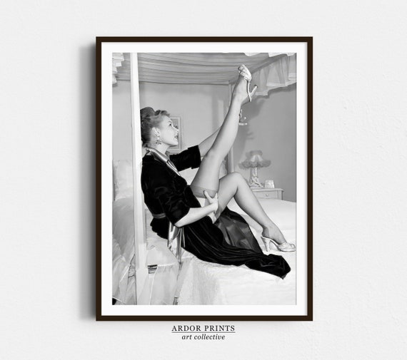 Dancer Showing Off Legs Wall Art Vintage Woman Fashion Print Black And White Print Old Hollywood Actress Mitzi Gaynor Retro Wall Decor
