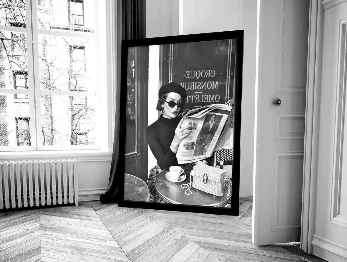 Italian Woman Reading Newspaper, Vintage Fashion Poster - Image 4