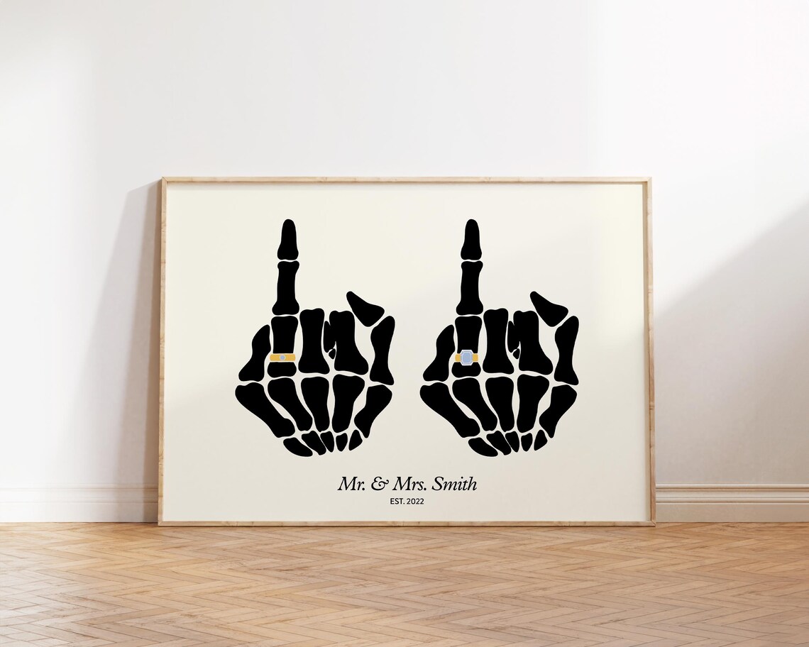 Mr And Mrs Skeleton Hands Funny Couple Anniversary Gothic Wedding Print - Image 4