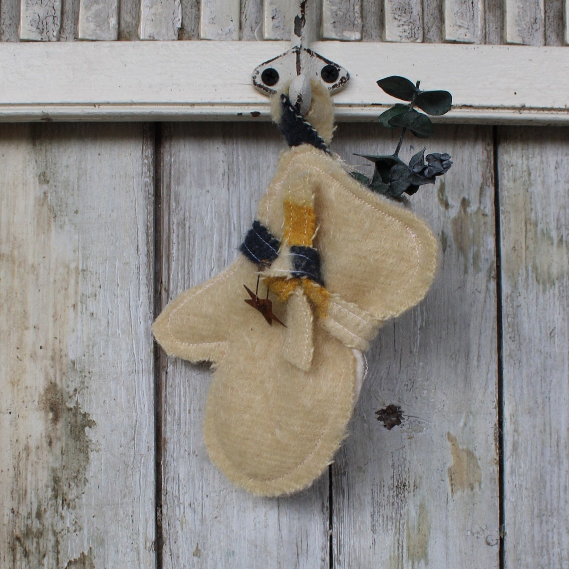 Wool Felt Mitten Christmas Ornaments with Rusty Star Charms Poster - Image 2