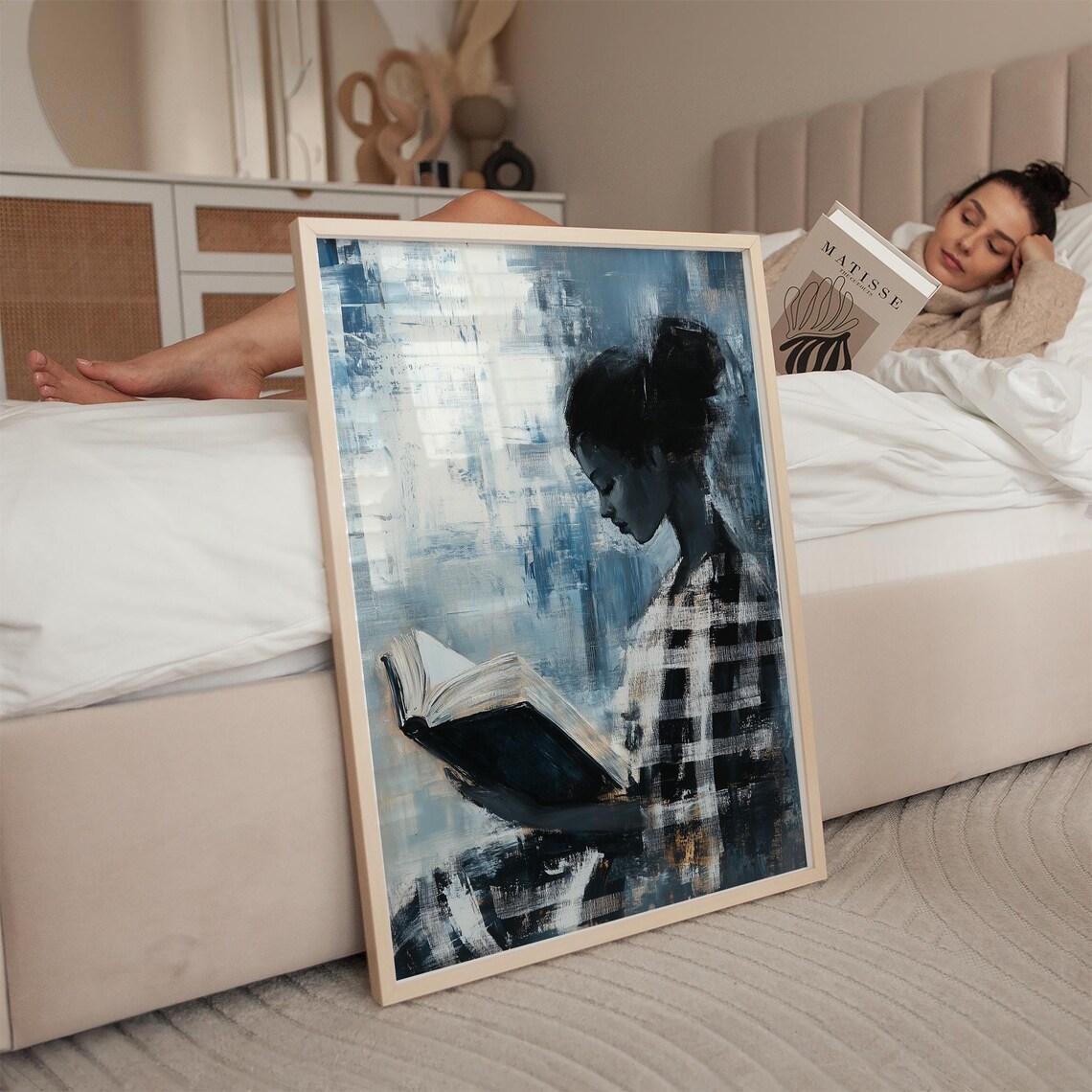 Abstract Portrait of a Woman Reading, Modern Figurative Artwork - Image 5