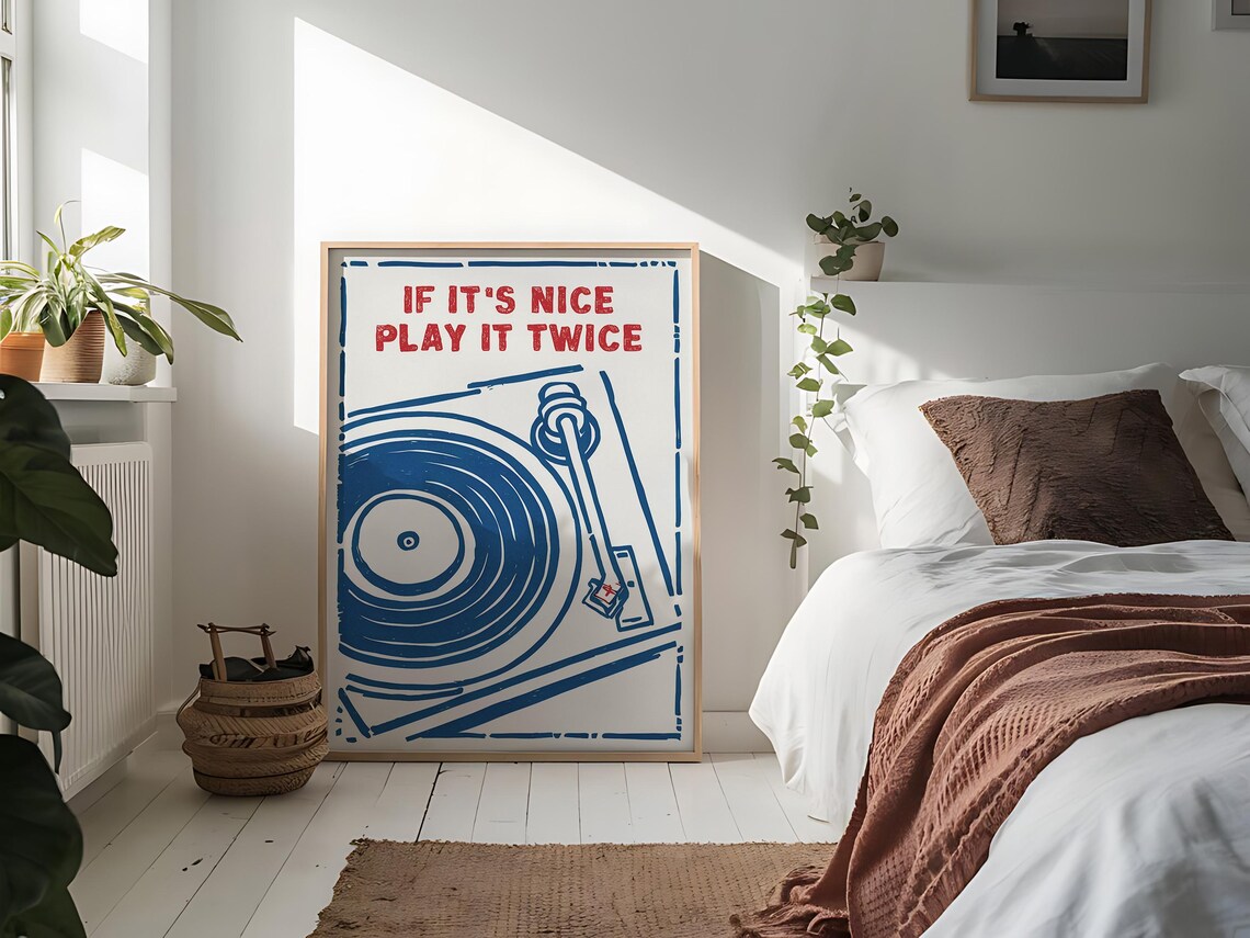 Retro Vinyl Record Player, Vintage Home Decor - Image 3