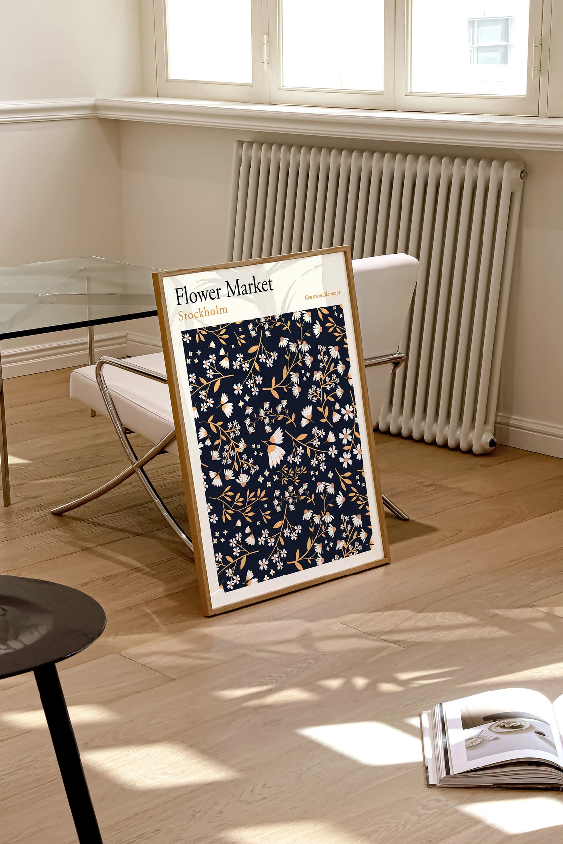 Stockholm Centrum Blommor Navy Gold Floral Botanical Art Poster - Image 2