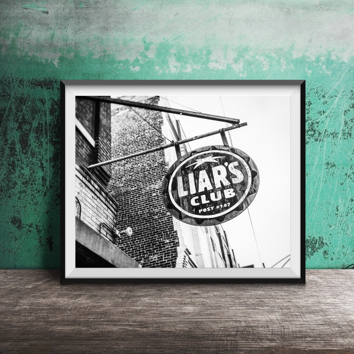 Liar's Club Post 147 Round Blade Sign Chicago Lincoln Park Poster - Image 2