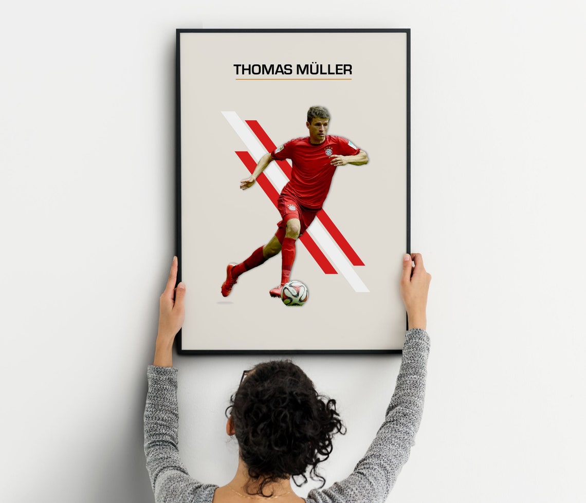 Thomas Muller Bayern Munich Star Striker Dribbling Action Poster - Image 2