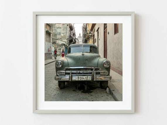 Run Down Classic Car On The Streets Of Havana Wall Art