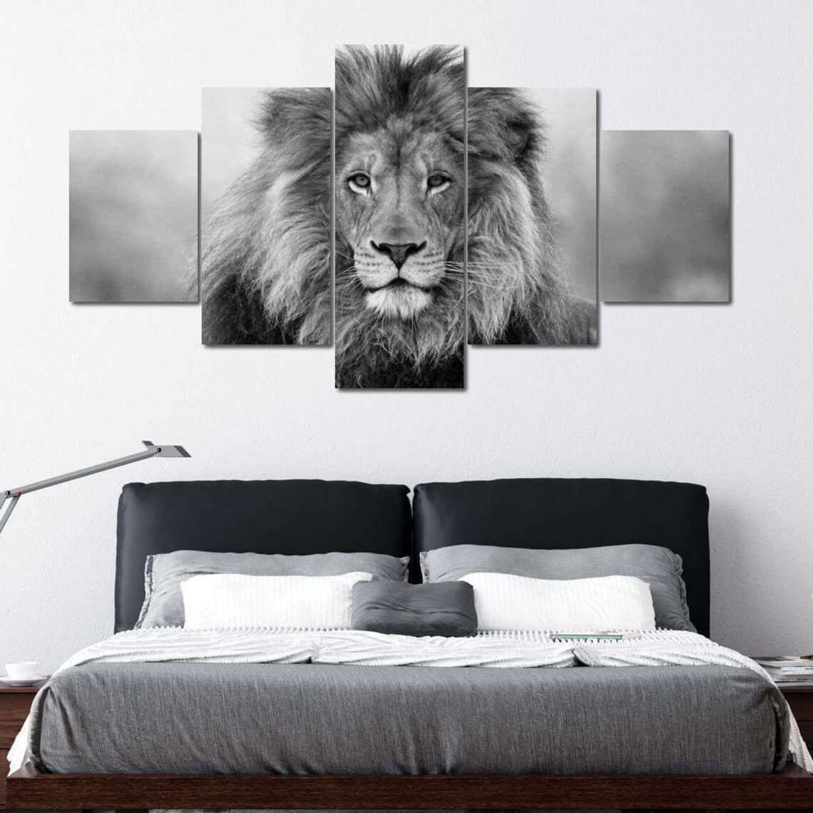 Black And White Lion - Minimalist Art Print