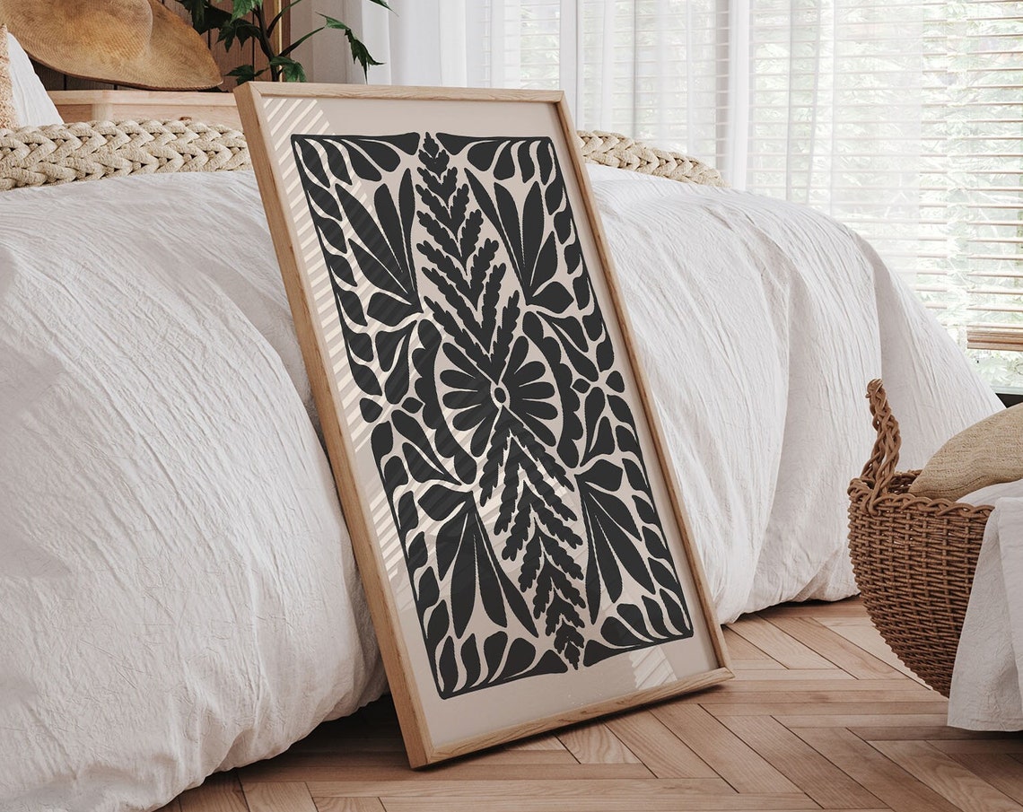 Symmetric Folk Leaf Pattern Black Beige Intricate Botanical Print - Image 2