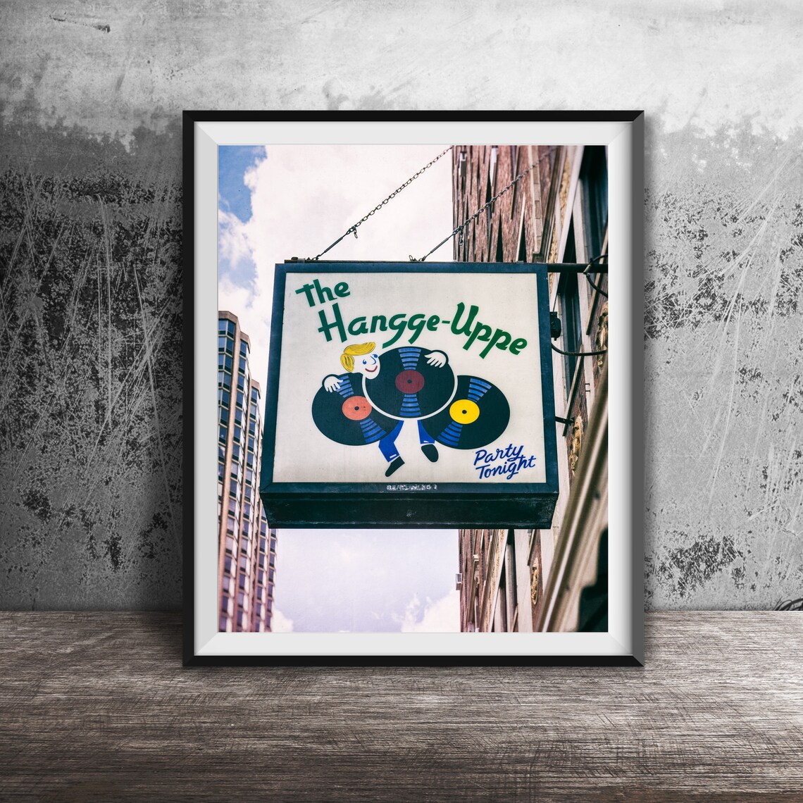 The Hangge Uppe Chicago Bar, Gold Coast Art Print