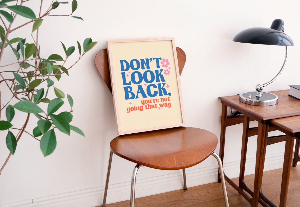 Don't Look Back You're Not Going That Way Retro Motivational Poster - Image 3