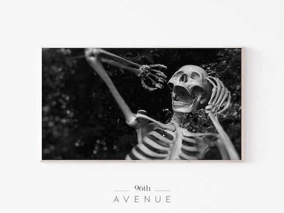 Halloween Screaming Skeleton TV Art