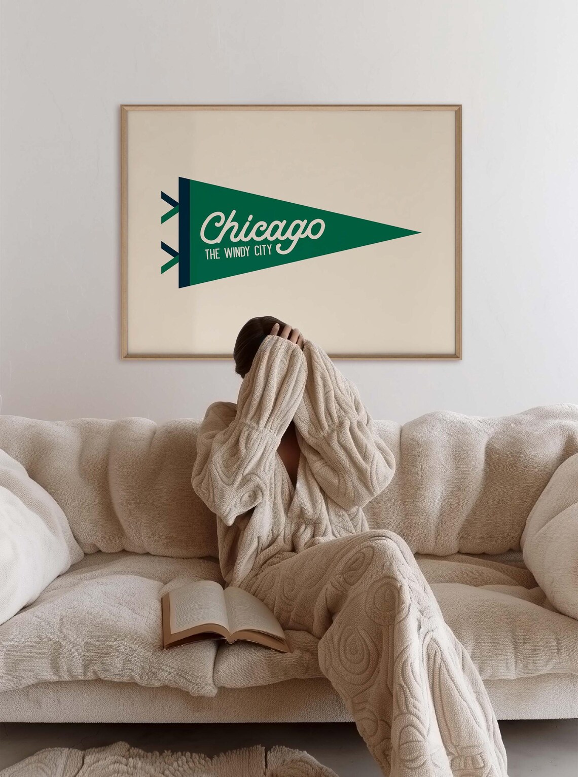 Chicago The Windy City Green Pennant Flag Vintage Travel Poster - Image 2
