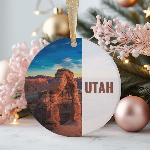 Utah Delicate Arch Red Rock Desert National Park Round Keepsake Print